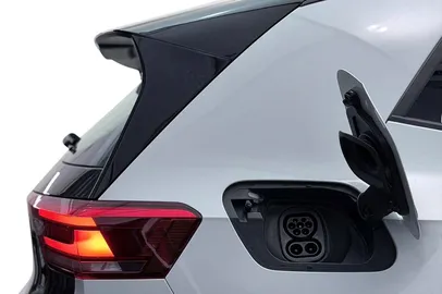 Car image 35