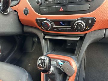 Car image 14