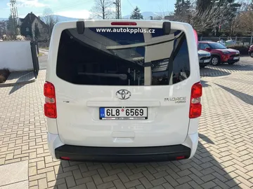 Car image 29