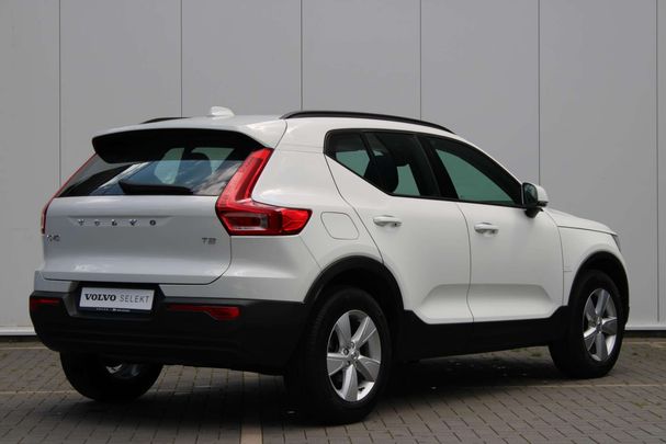 Volvo XC40 T2 Core T8 95 kW image number 2