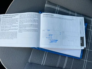 Car image 33