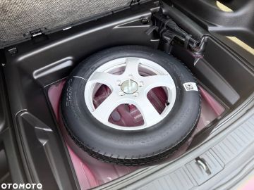 Car image 36