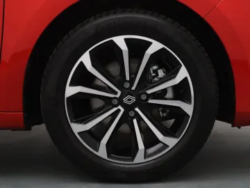 Car image 38