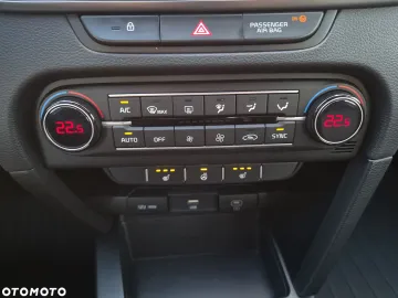 Car image 40