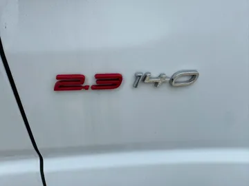 Car image 27