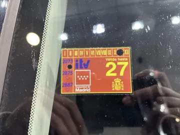 Car image 27