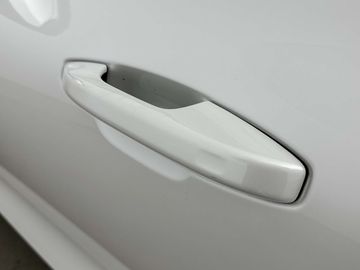 Car image 33