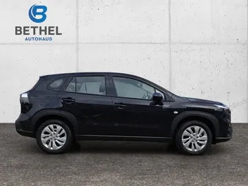 Car image 4