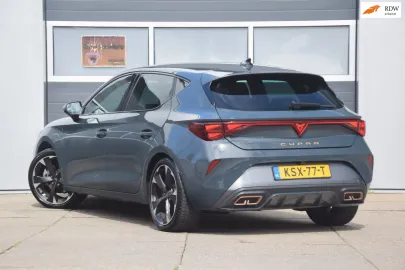 Car image 27