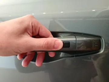 Car image 32