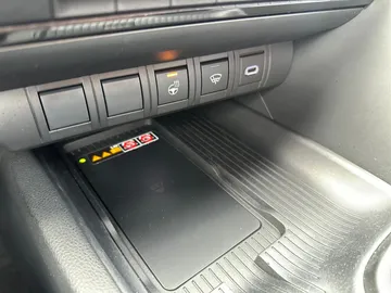 Car image 29