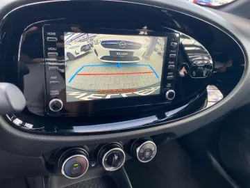 Car image 23