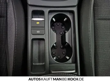 Car image 32