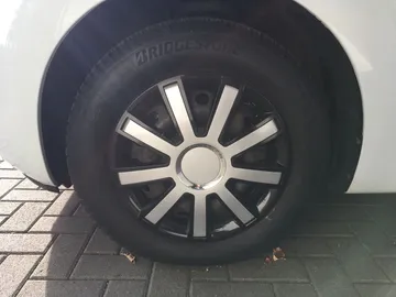 Car image 31