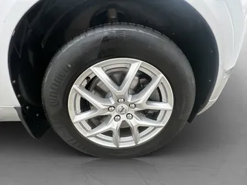 Car image 38
