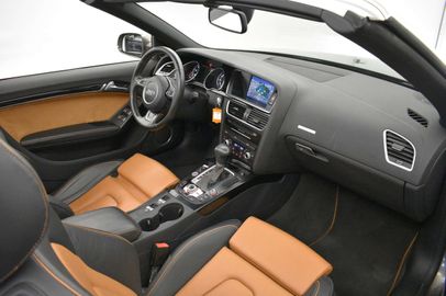 Car image 31