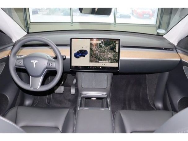 Tesla Model Y Long Range AWD Dual Motor 378 kW image number 9