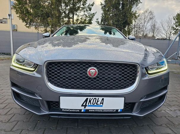 Jaguar XE E-Performance Portfolio 120 kW image number 2