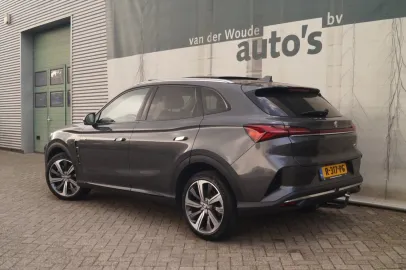 Car image 5