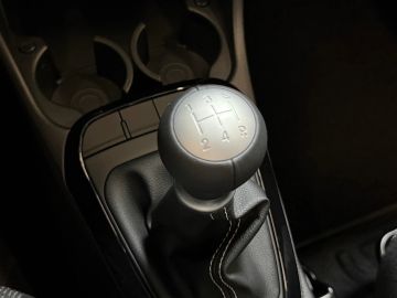 Car image 28