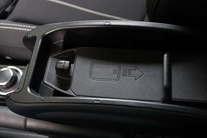 Car image 31