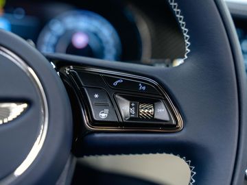 Car image 25