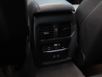 Car image 36