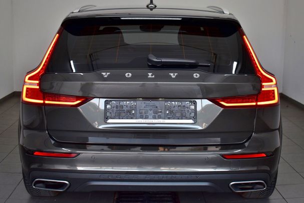 Volvo V60 Cross Country AWD D3 110 kW image number 21