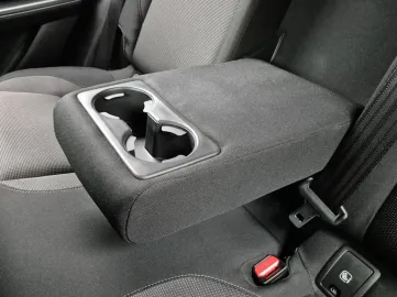 Car image 43