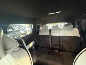 Car image 33