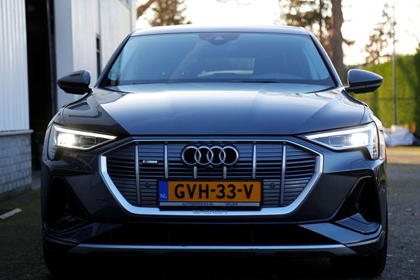 Audi e-tron 55 quattro S-line 300 kW image number 25