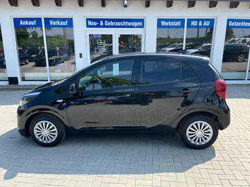 Car image 25