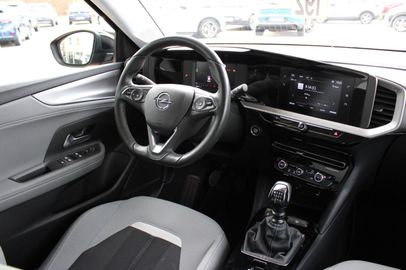 Car image 14