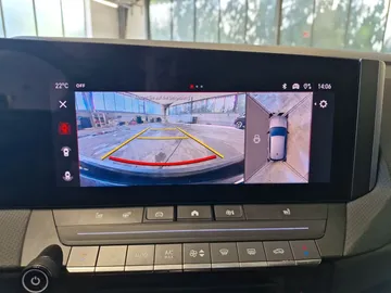 Car image 22