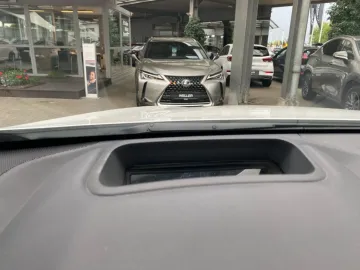 Car image 29