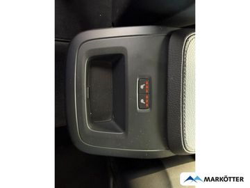 Car image 35