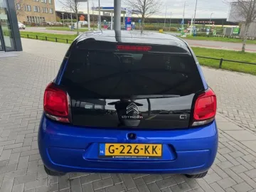 Car image 4