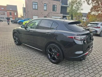 Car image 28