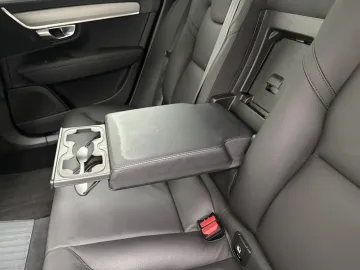 Car image 43