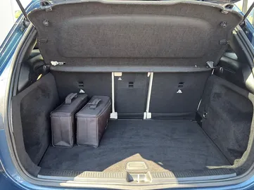 Car image 29