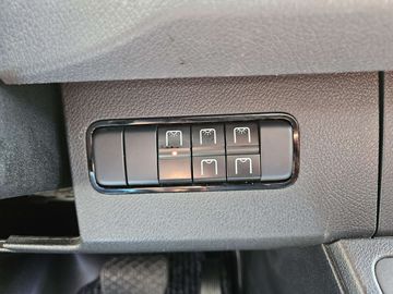 Car image 38