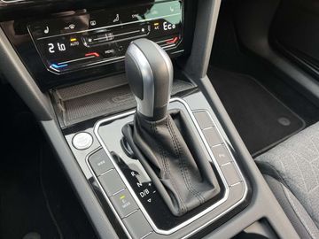 Car image 33