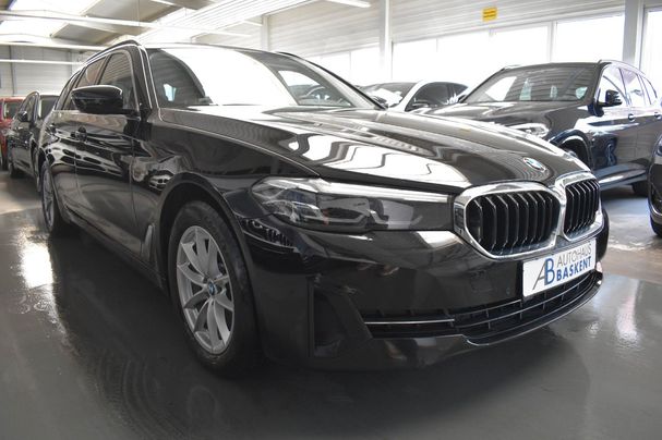 BMW 520d Touring xDrive 140 kW image number 12