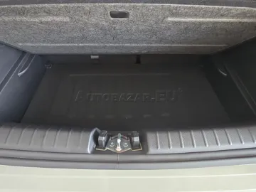 Car image 38