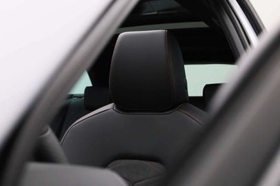 Car image 33