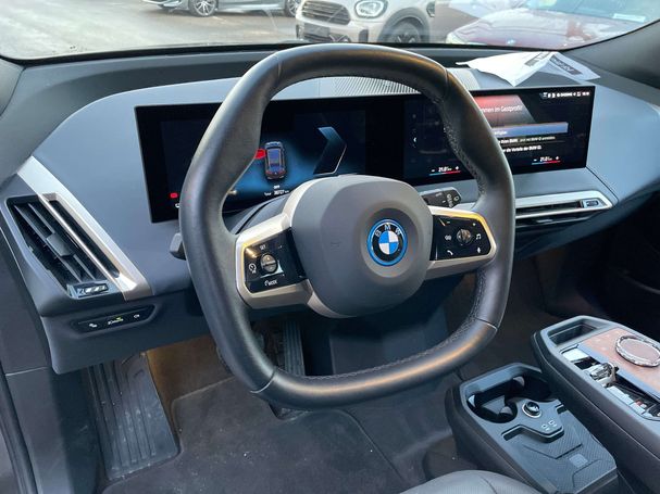 BMW iX xDrive50 385 kW image number 12