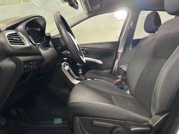 Car image 23