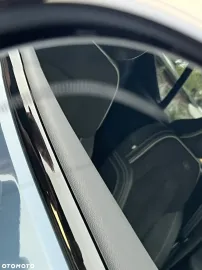 Car image 40