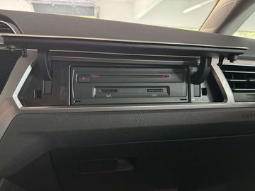 Car image 33