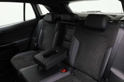 Car image 37